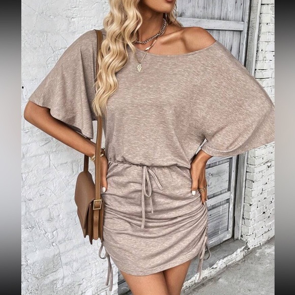 Classic Asymmetrical Neck Ruched Drawstring Side Batwing Sleeve Dress - Picture 4 of 6